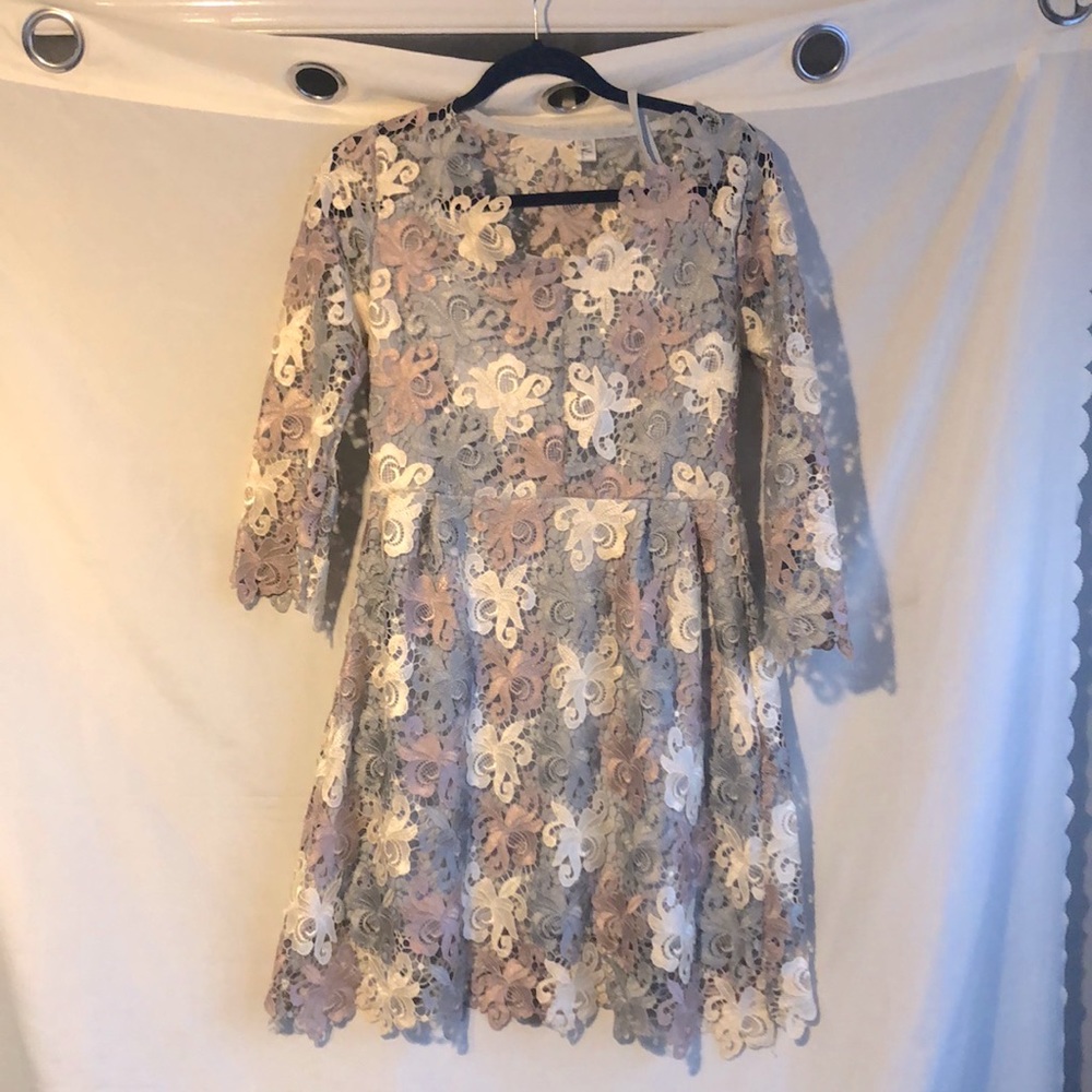 Chic Wish Lace 3/4 sleeve dress size large